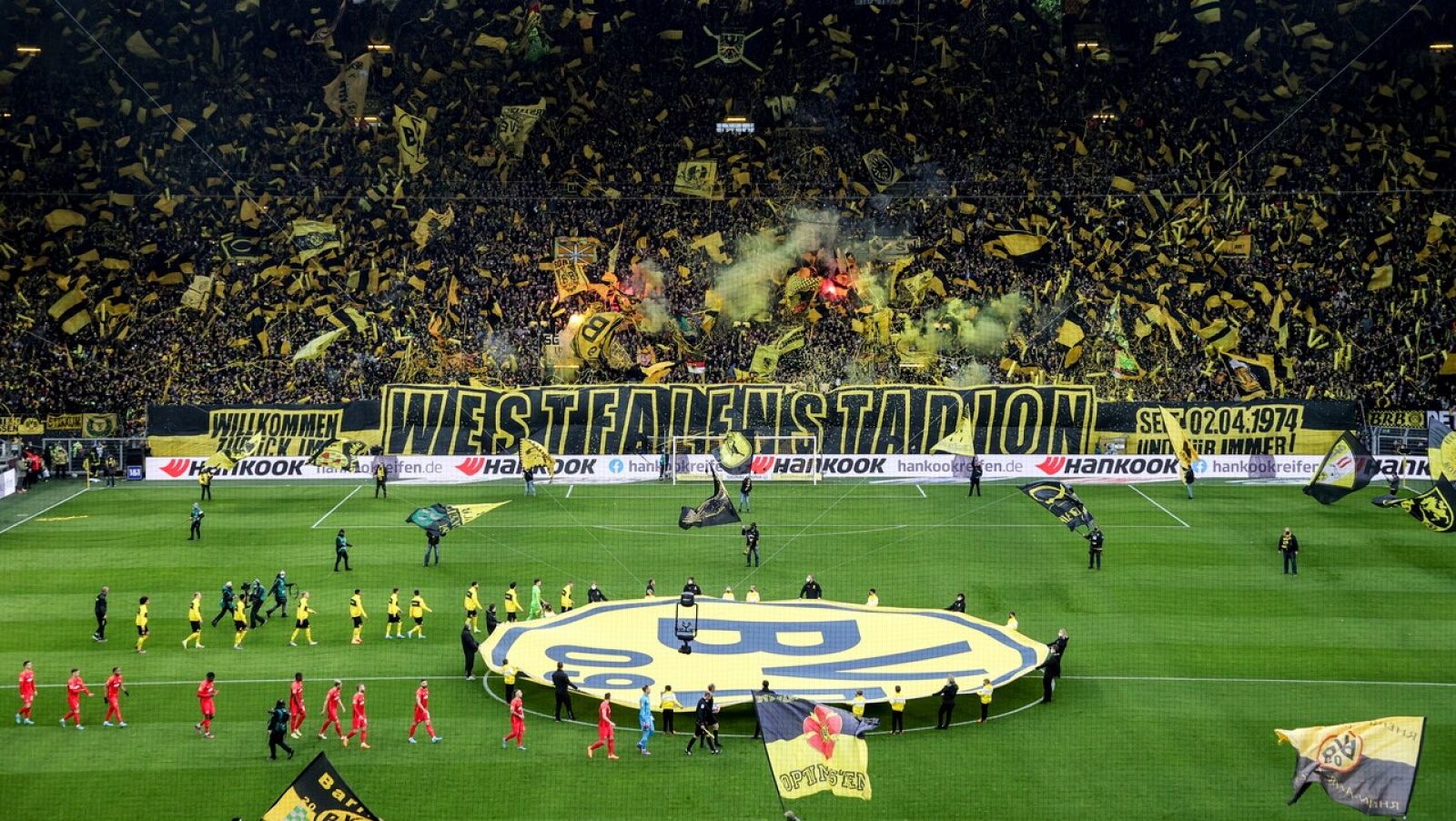 Imagen del inicio del Borussia Dortmund - RB Leipzig de la pasada jornada.
