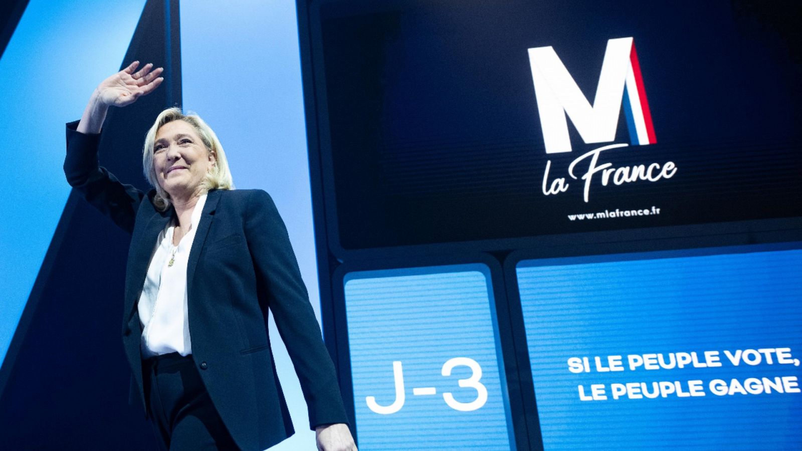 Una imagen de la candidata presidencial Marine Le Pen durante un acto electoral en Perpiñán, Francia, el 7 de abril de 2022.