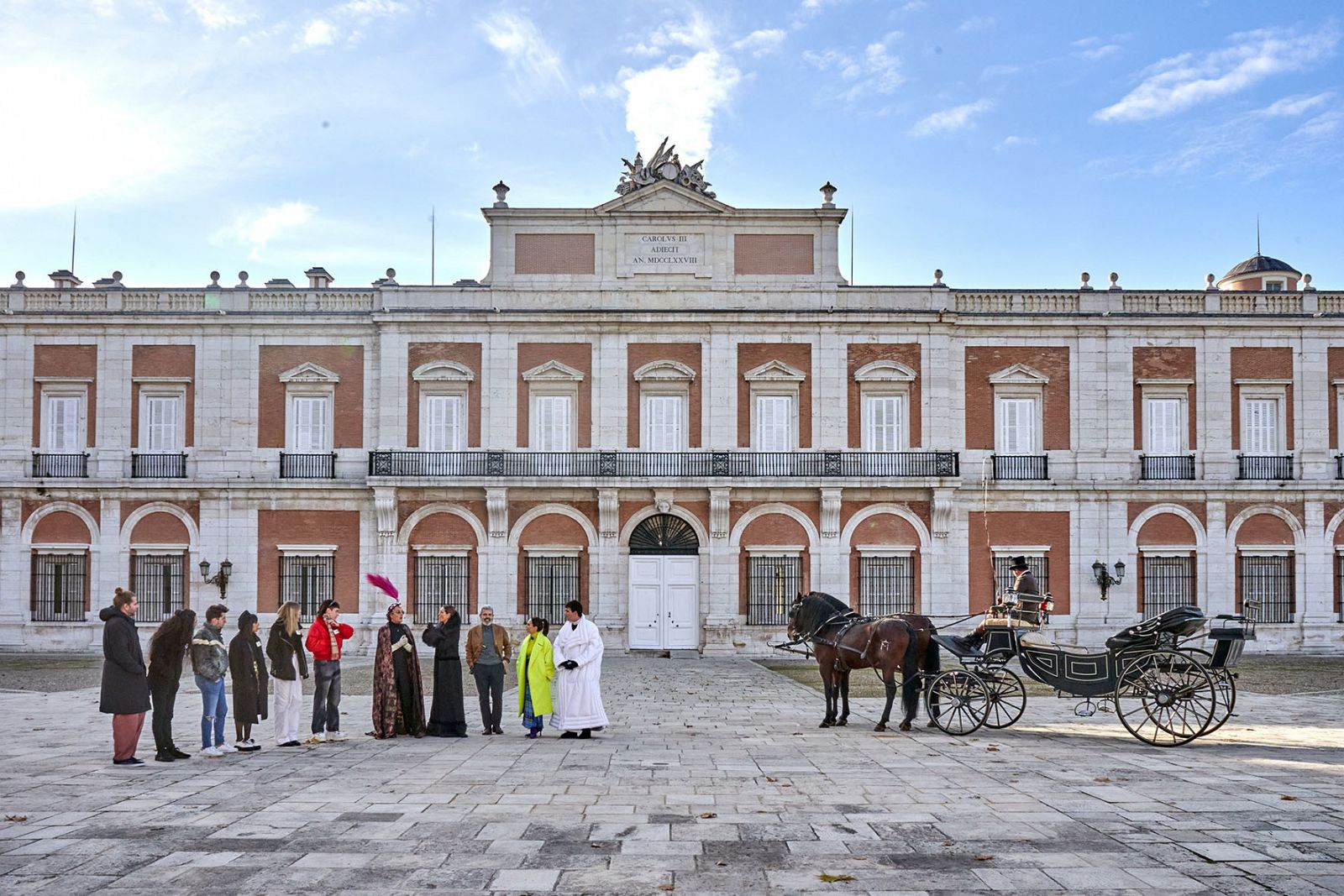  Visita al armario de la reina Victoria Eugenia, en Aranjuez