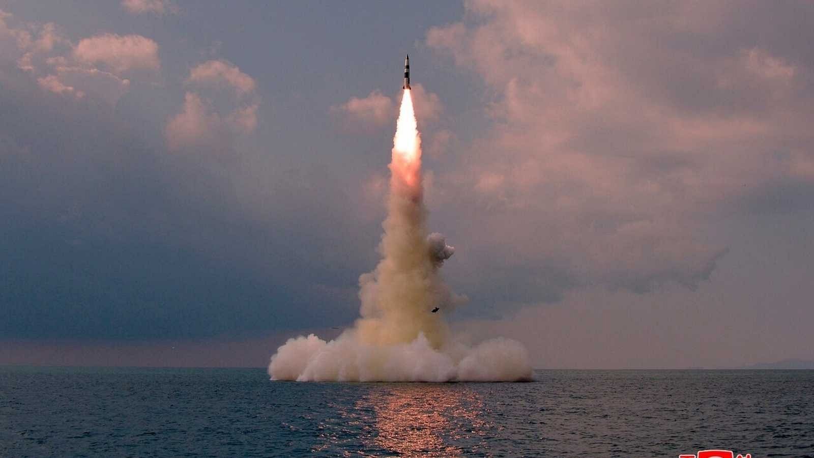Imagen de archivo del lanzamiento de un misil desde un submarino