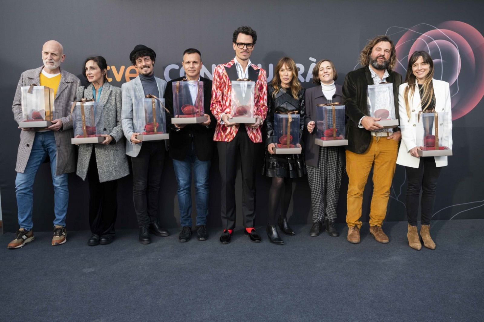 Foto de família dels premiats en la 24a edició dels Premis Continuarà de Cultura