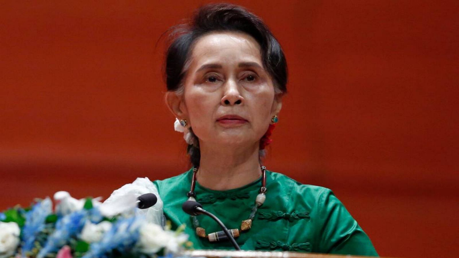 La Consejera de Estado de Myanmar, Aung San Suu Kyi, habla durante la ceremonia de clausura de la tercera sesión de la 'Conferencia de Paz de la Unión, en Naypyitaw, Myanmar.