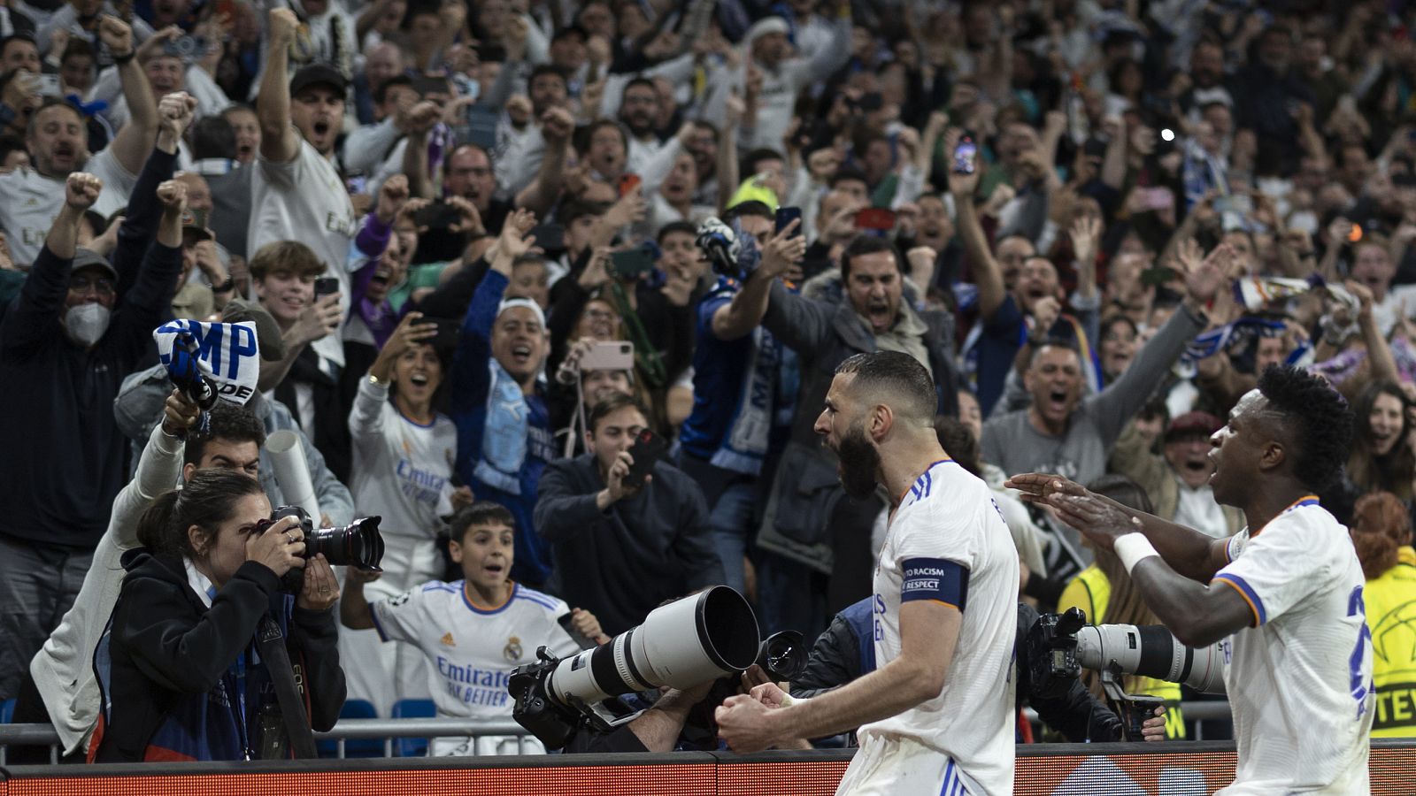 Un gol de Benzema en la prórrga culminó la remontada del Real Madrid.