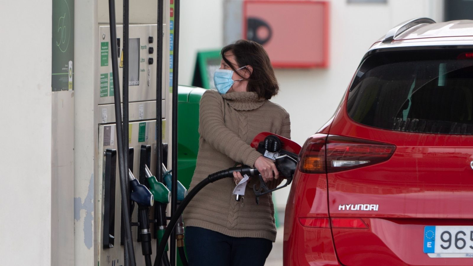 Los precios del carburante se mantienen por encima de la barrera de 1,65 euros