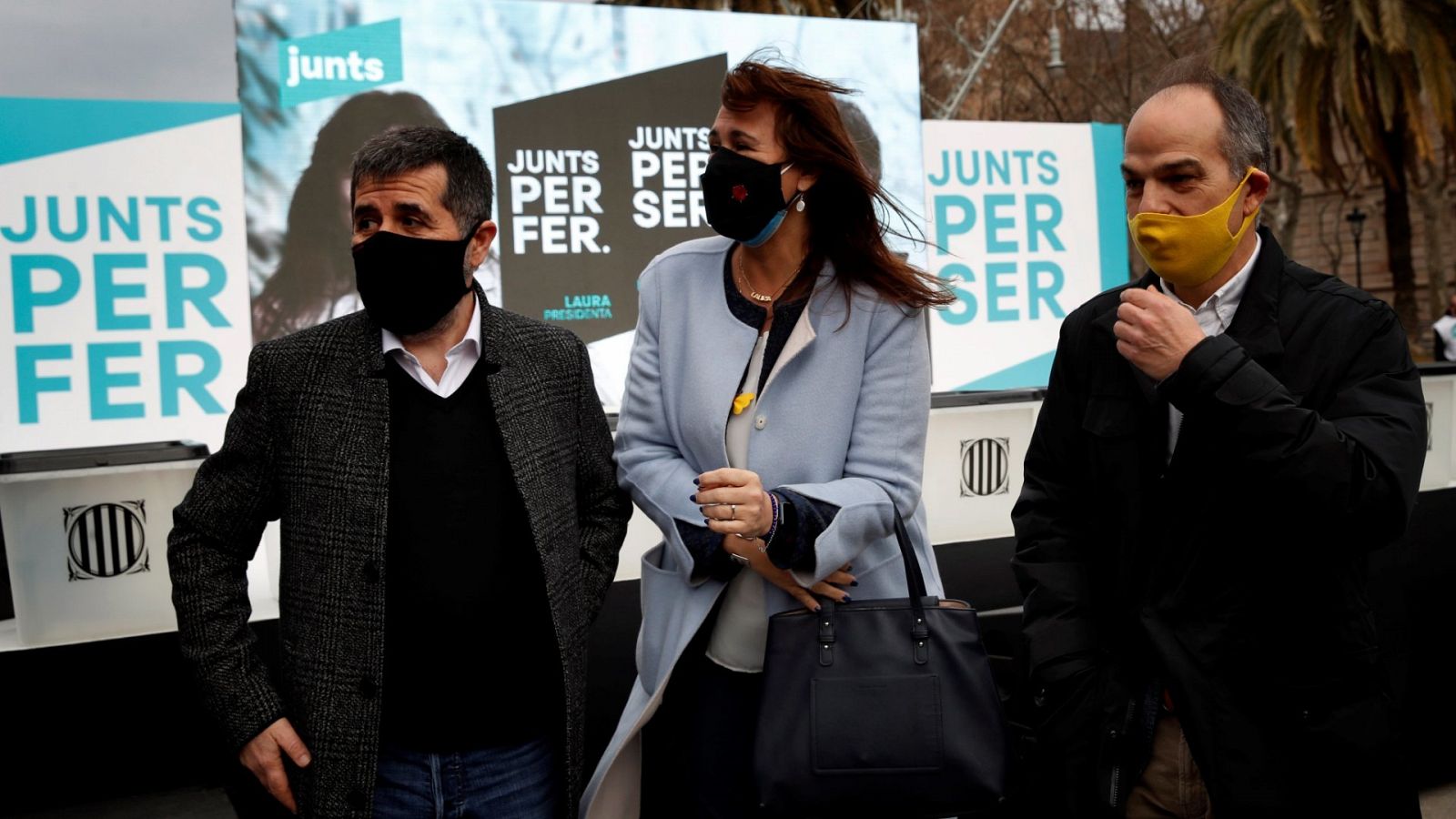 Acto electoral de JxCat, con la presidenta del Parlament, Laura Borràs, junto a Jordi Sànchez y Jordi Turull