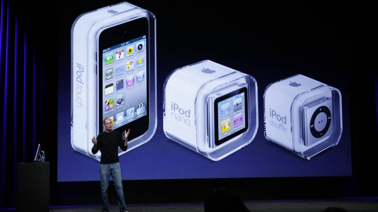 Steve Jobs presentando el iPod Nano, Shuffle y Touch en San Francisco.