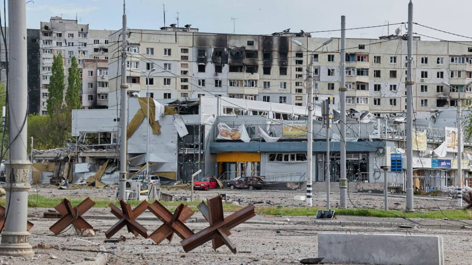 Edificios dañados en la región de North Saltovka en las afueras de Kharkiv, Ucrania.