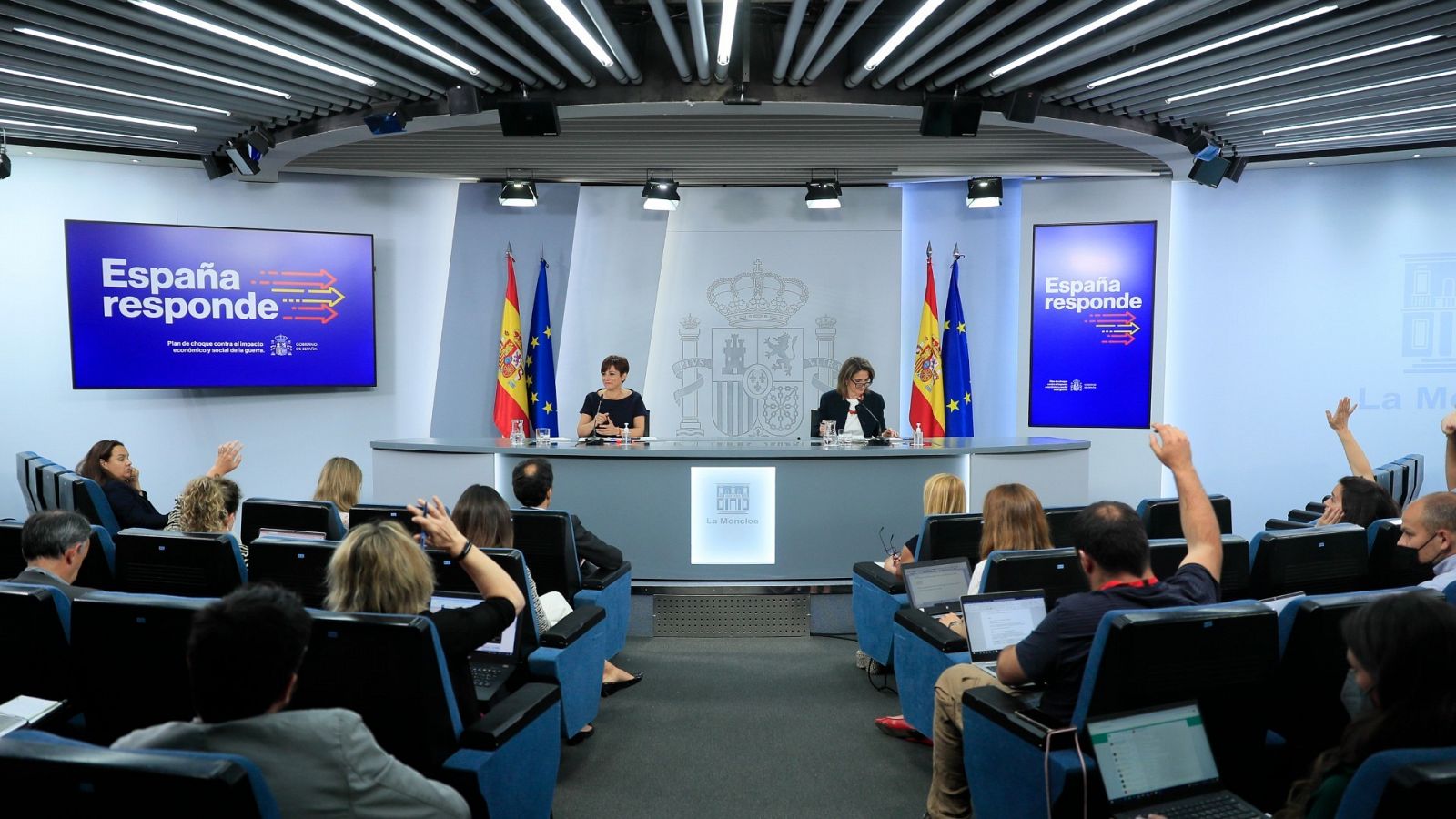 Las ministras Teresa Ribera e Isabel Rodríguez, durante la rueda de prensa tras el Consejo de Ministros.