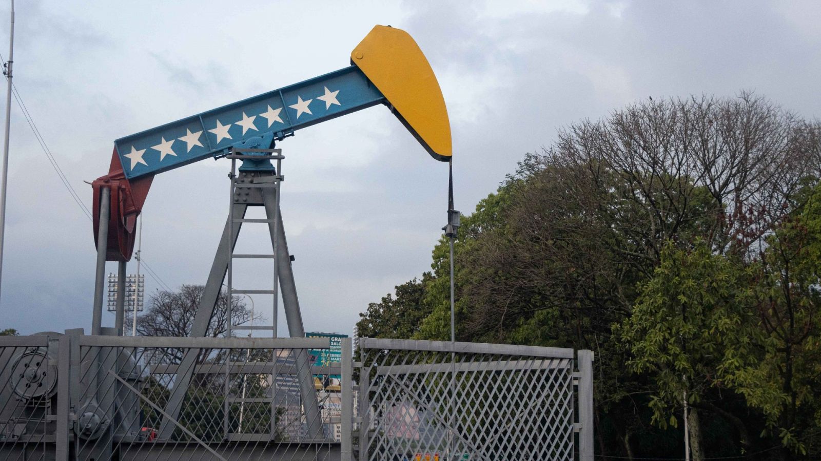 Fotografía de un balancín representativo de la estatal Petróleos de Venezuela S.A (Pdvsa)