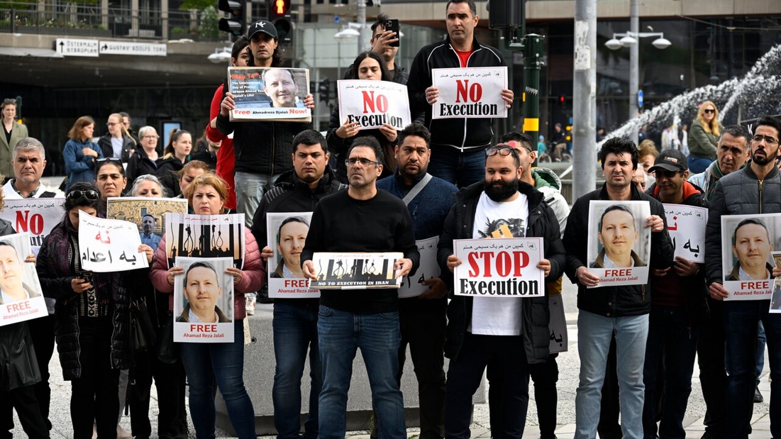 Manifestación de apoyo al doctor e investigador sueco-iraní Ahmadreza Djalali, condenado a muerte en Irán. Estocolmo, Suecia, 14 de mayor de 2022. EFE/EPA/Anders Wiklund/TT 