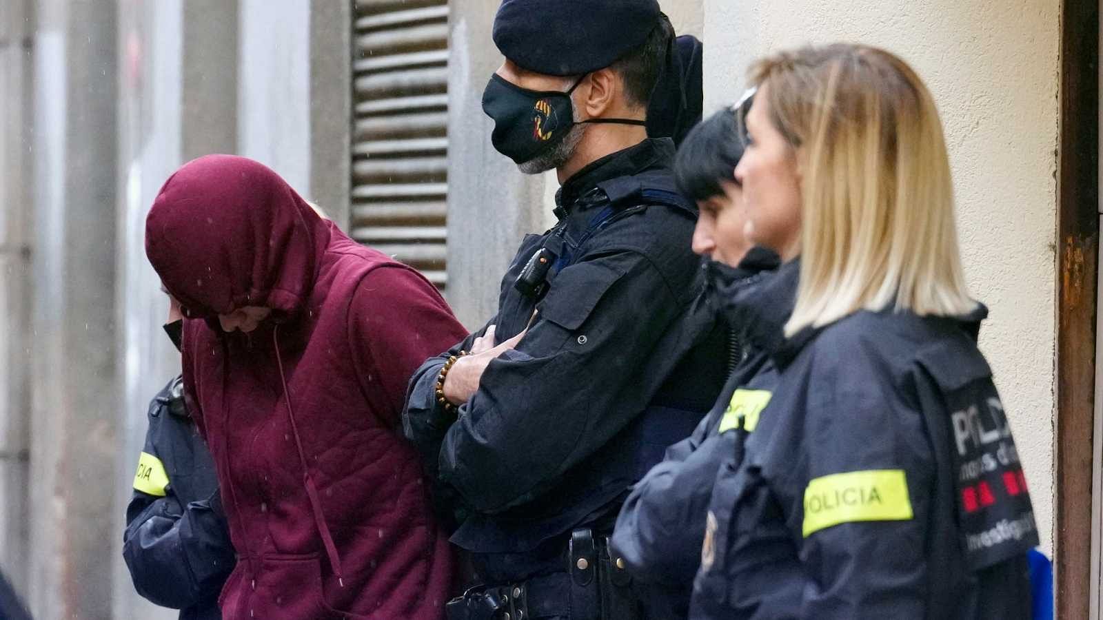 Los Mossos d'Esquadra custodian al presunto autor de la agresión sexual a una menor en Igualada.