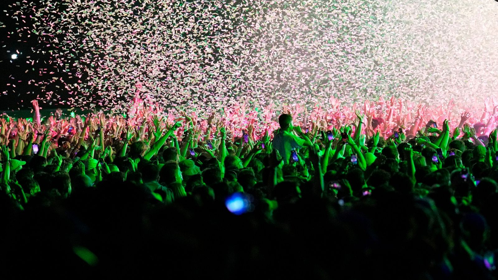 El público vibra durante el concierto del australiano Tame Impala en el Primavera Sound