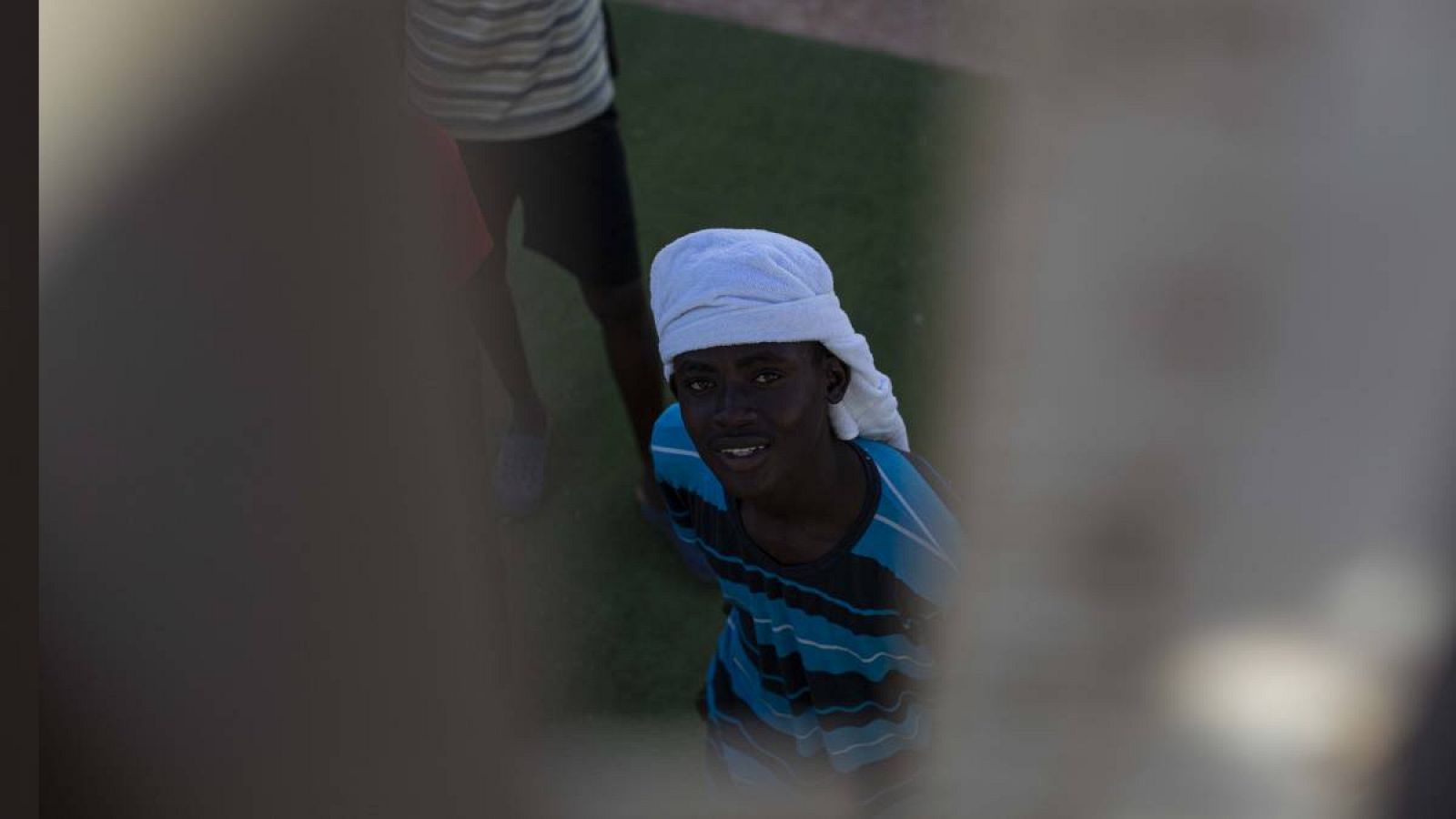 Uno de los jóvenes sudaneses que cruzaron la valla de Melilla el pasado viernes. 