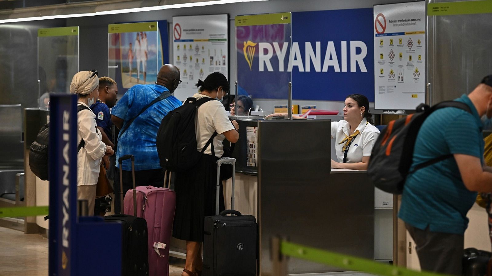 La huelga de tripulantes de Ryanair provoca más vuelos cancelados retrasos este martes