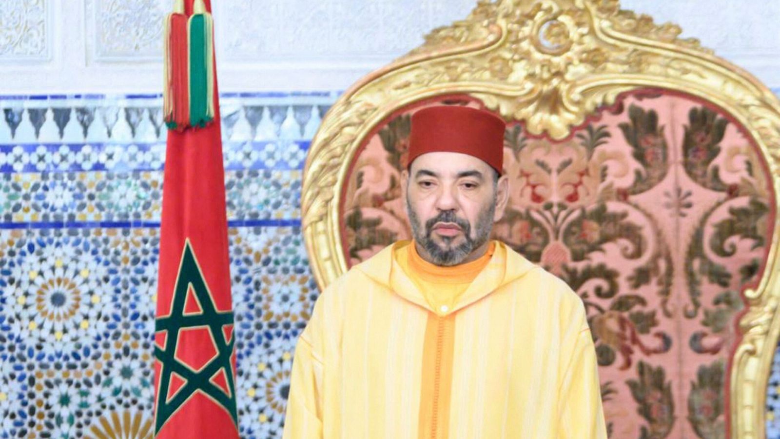 Una imagen del rey Mohamed VI de Marruecos durante su discurso con motivo del 23 aniversario de la Fiesta del Trono.