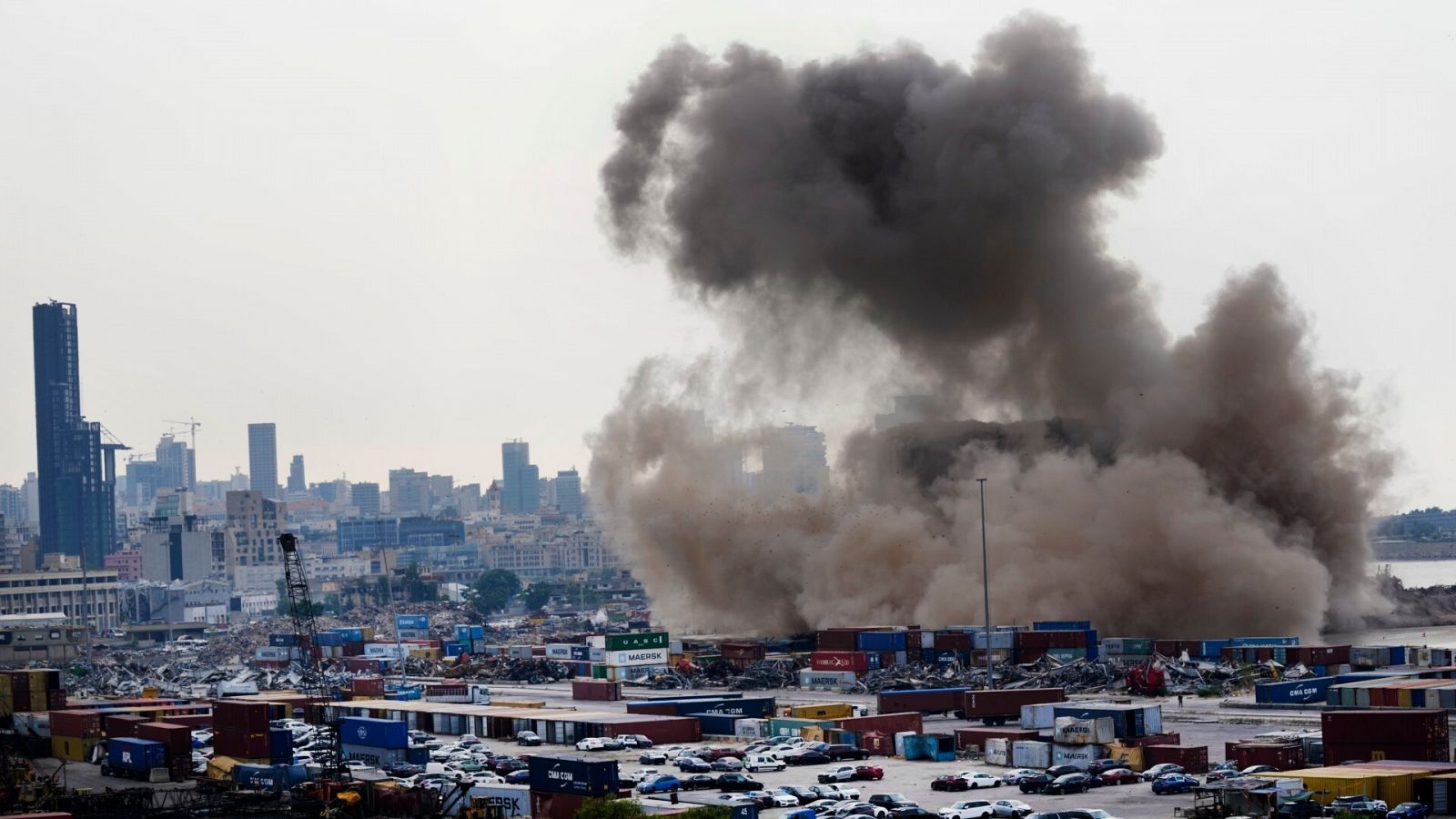 Los silos de Beirut vuelven a derrumbarse