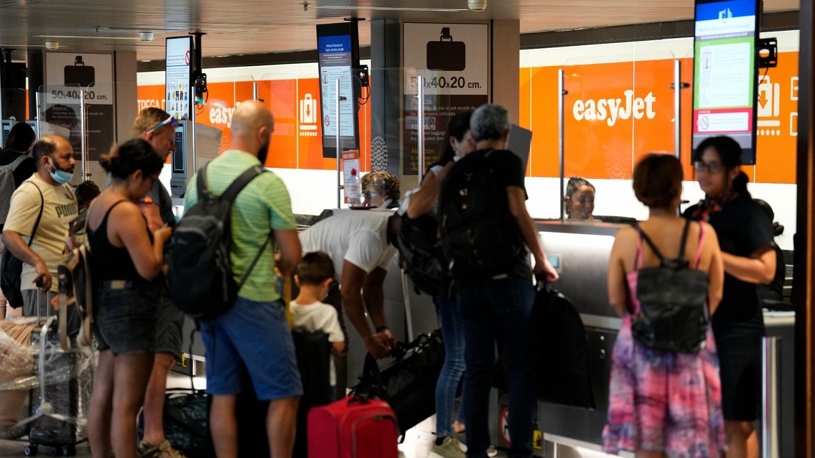 Mostradores de facturación de EasyJet en el Aeropuerto Josep Tarradellas Barcelona-El Prat¿