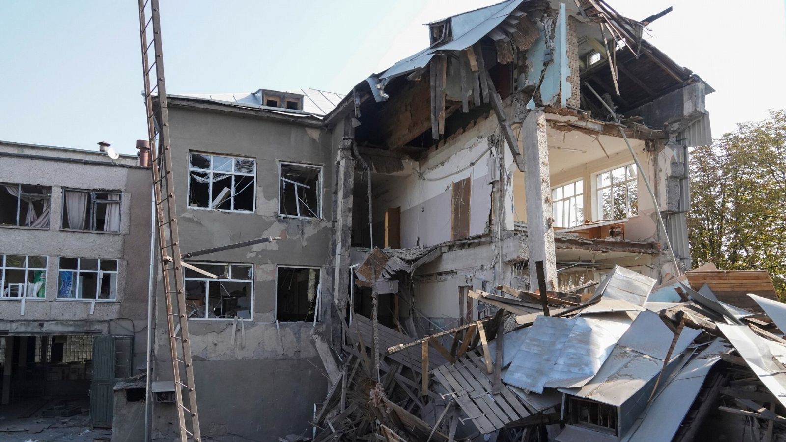 Edificios bombardeados en Járkov