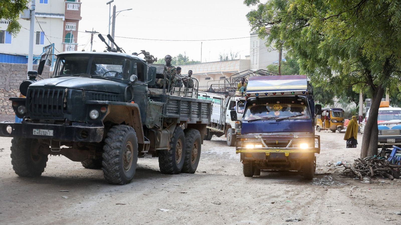 Imagen de un grupo militar en las calles de Somalia