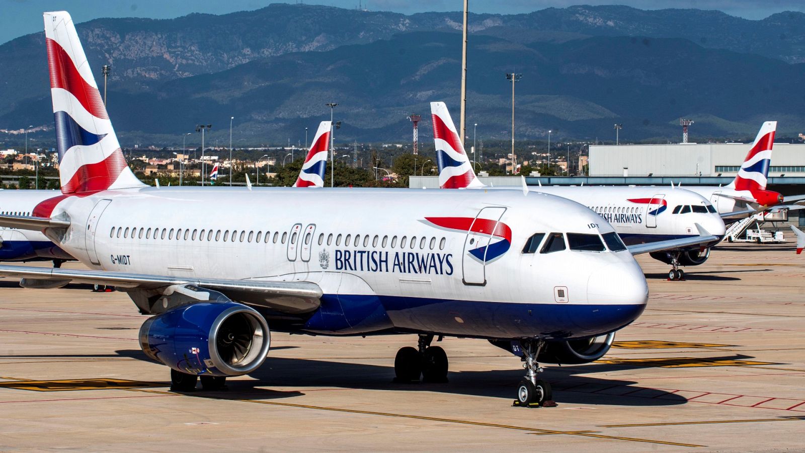 British Airways recorta más de 10.000 vuelos entre octubre y marzo desde el aeropuerto de Heathrow, Londres