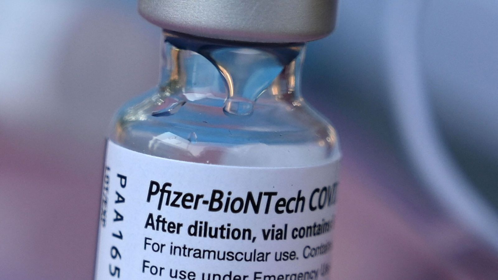 La farmacéutica Moderna denuncia a Pfizer y BioNtech por "infringir" su patente de ARNm