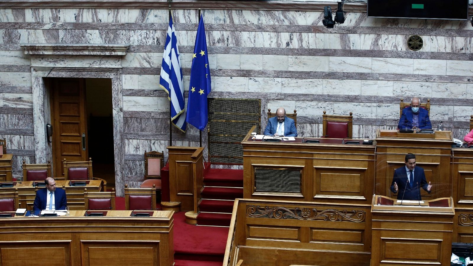 La oposición griega consigue abrir una investigación por las escuchas telefónicas a políticos