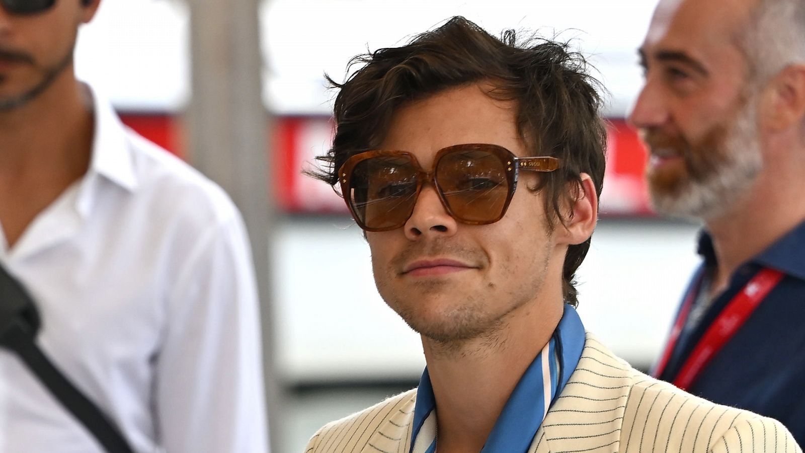 Harry Styles con gafas de sol en el Festival de Venecia 2022