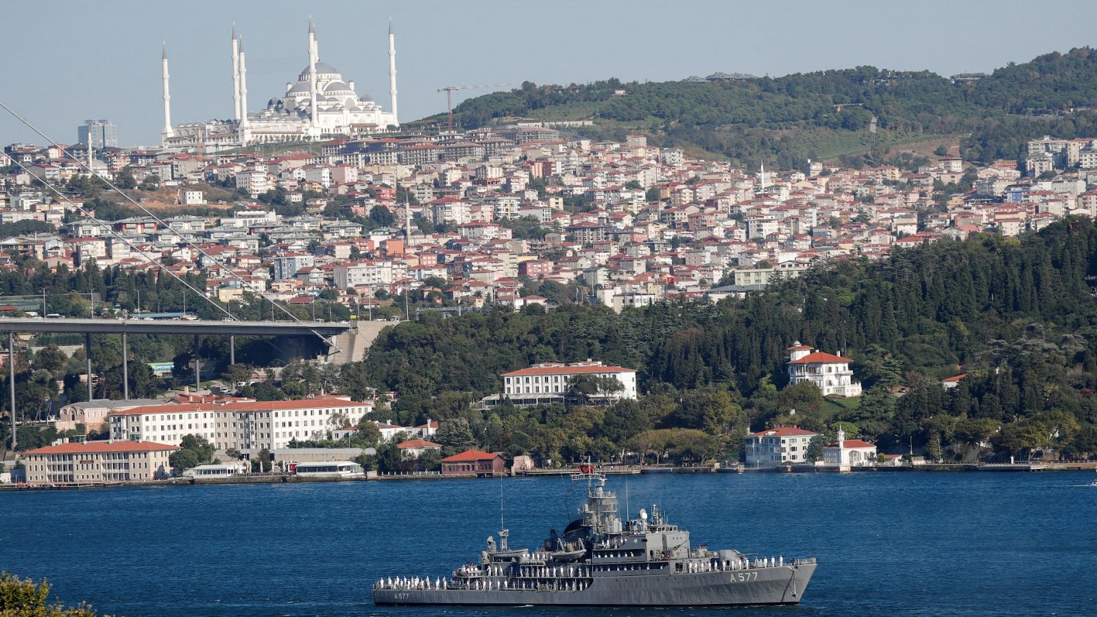 Imagen de un buque turco en Estambul