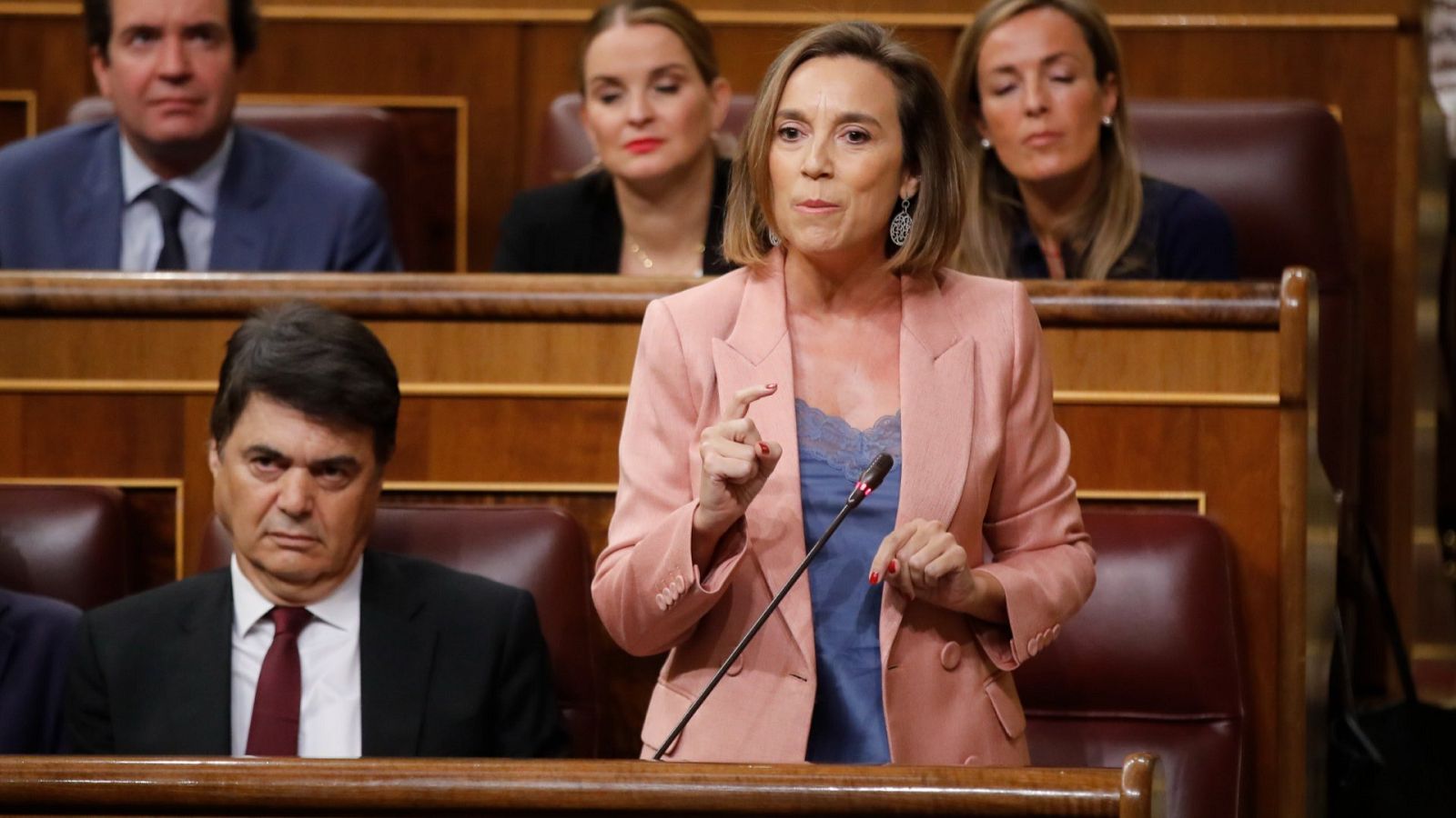 La portavoz del Partido Popular en el Congreso, Cuca Gamarra durante su intervención en la sesión de control al Gobierno