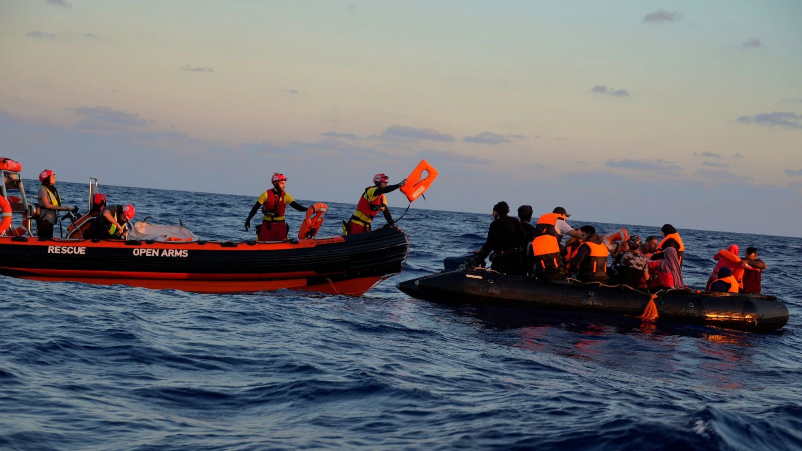 Al menos 28 migrantes muertos al hundirse su barco frente a las costas sirias