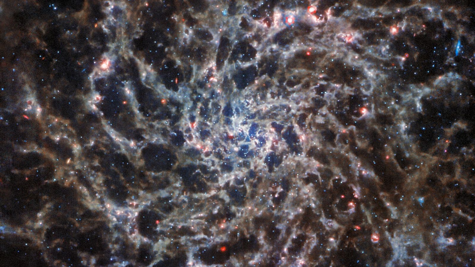 La galaxia 'IC 5332' captada por el telescopio James Webb
