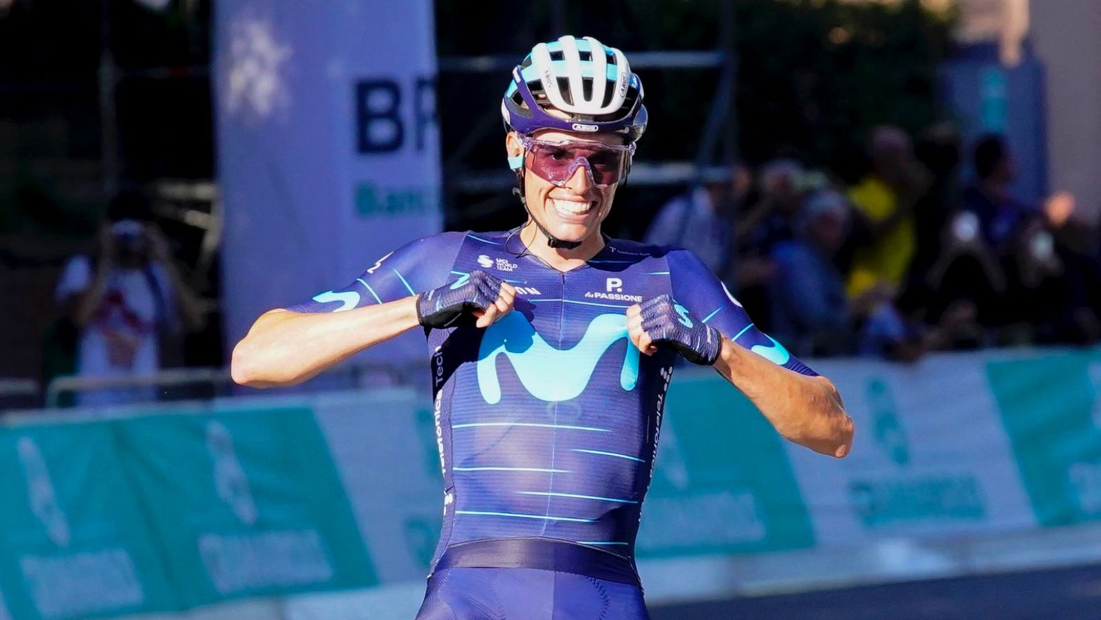 Enric Mas gana el Giro de Emilia