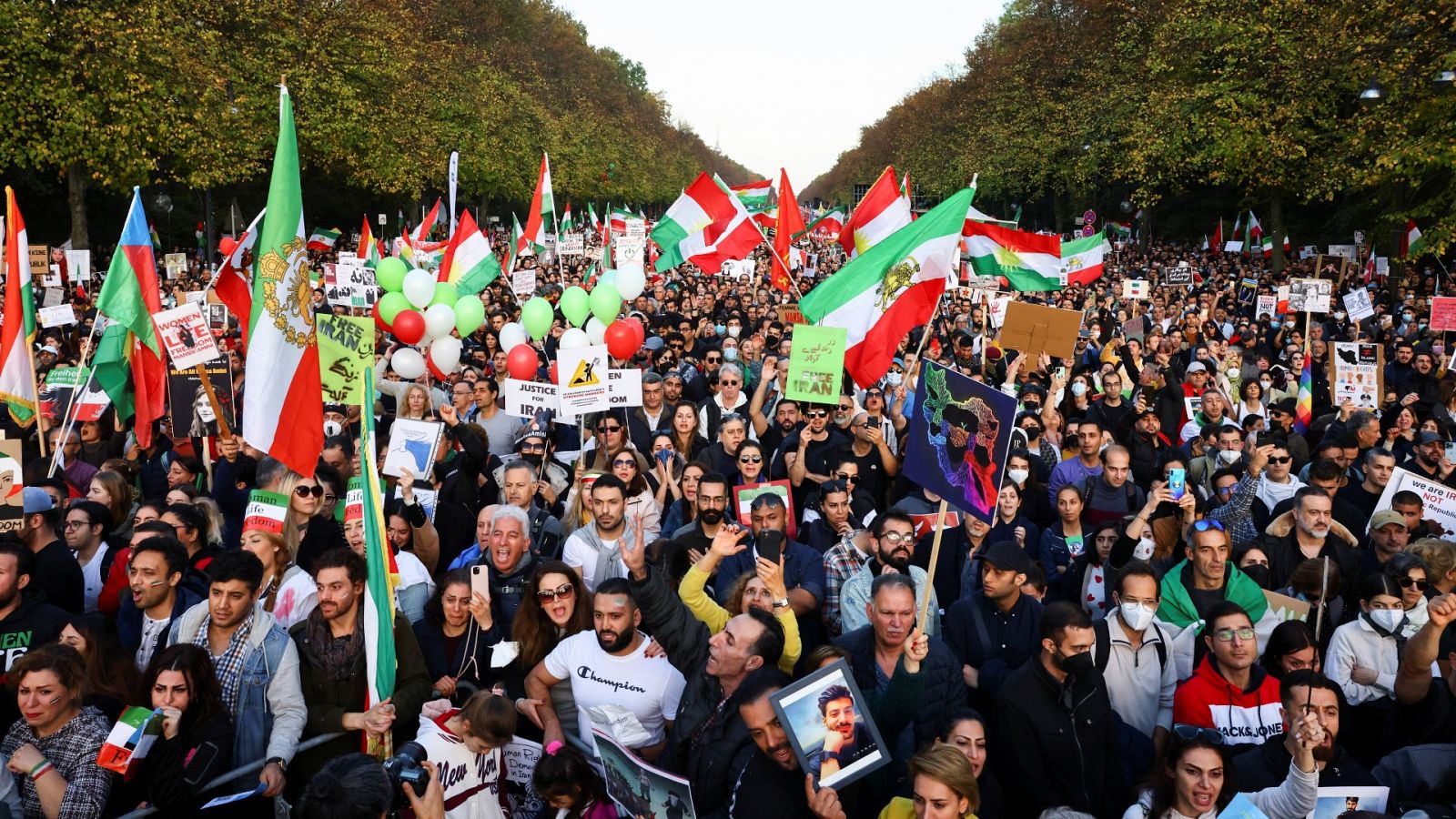 Marcha en Berlín en solidaridad con las protestas en Irán