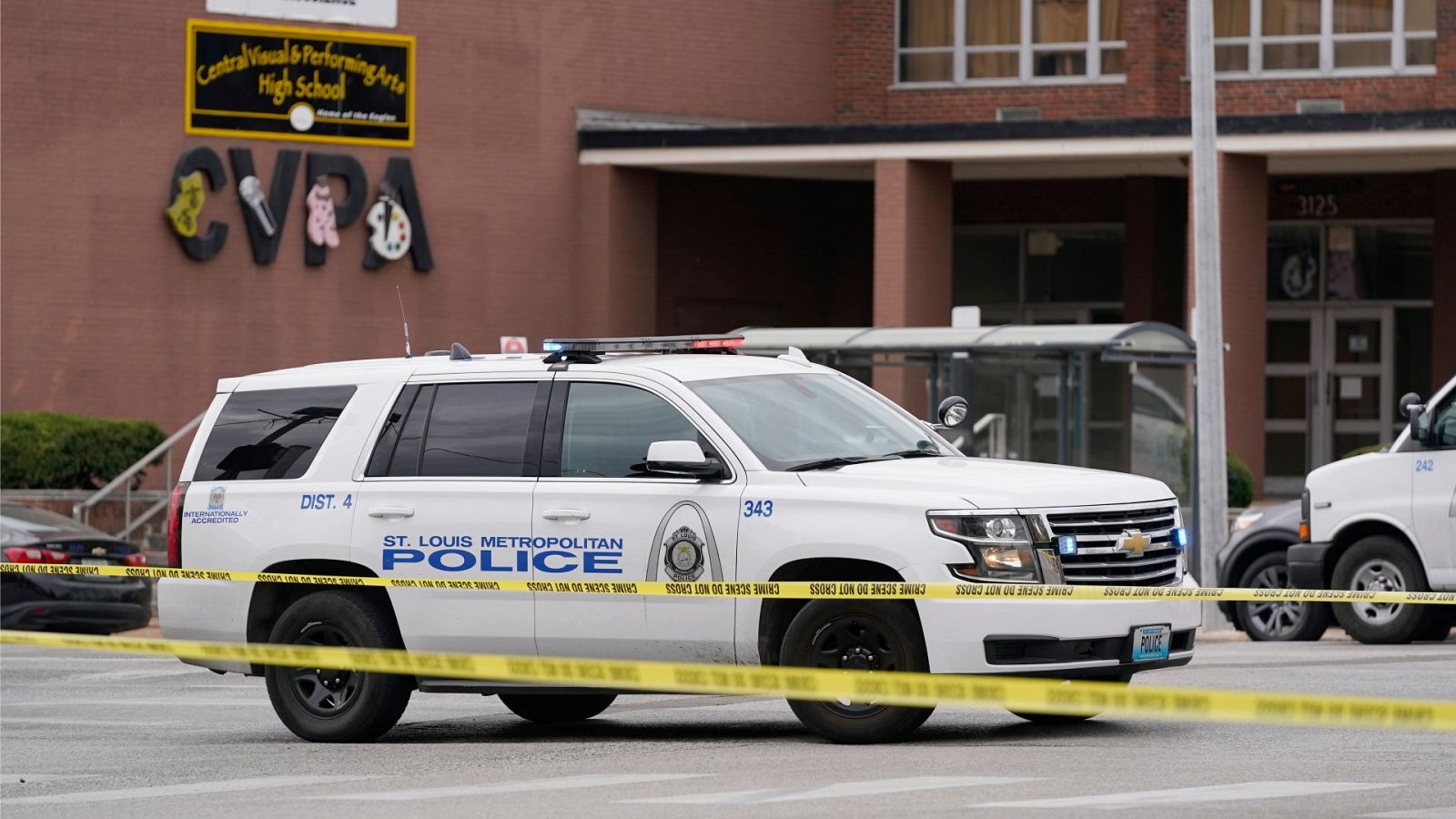 La policía investiga un tiroteo en un instituto de secundaria de Saint Louis, en EE.UU.