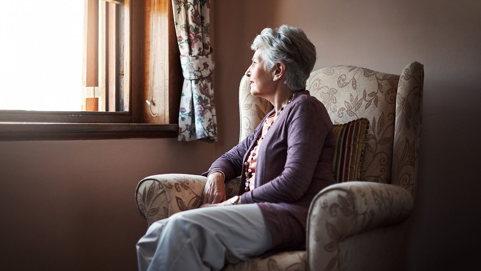 La enfermedad de Alzhéimer está directamente relacionada con la longevidad.