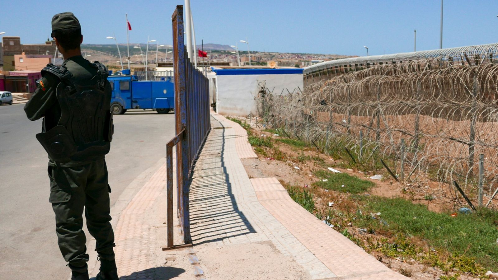 Una imagen de archivo de las vallas del paso fronterizo de la provincia marroquí de Nador con Melilla.