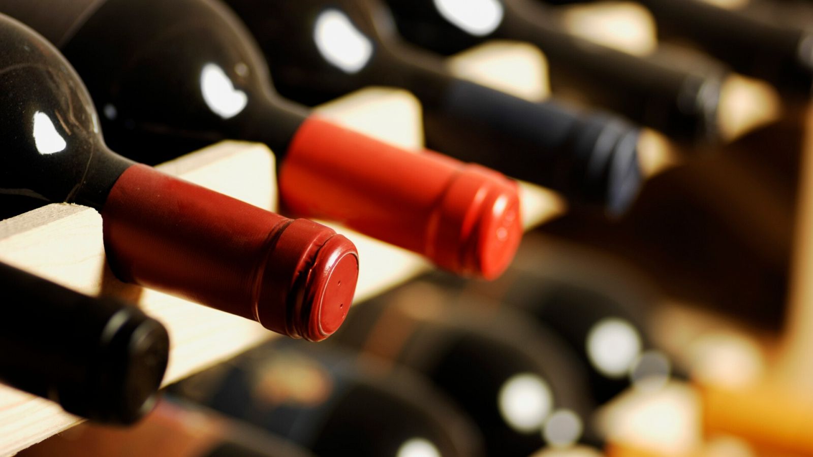 Botellas de vino en una imagen de archivo