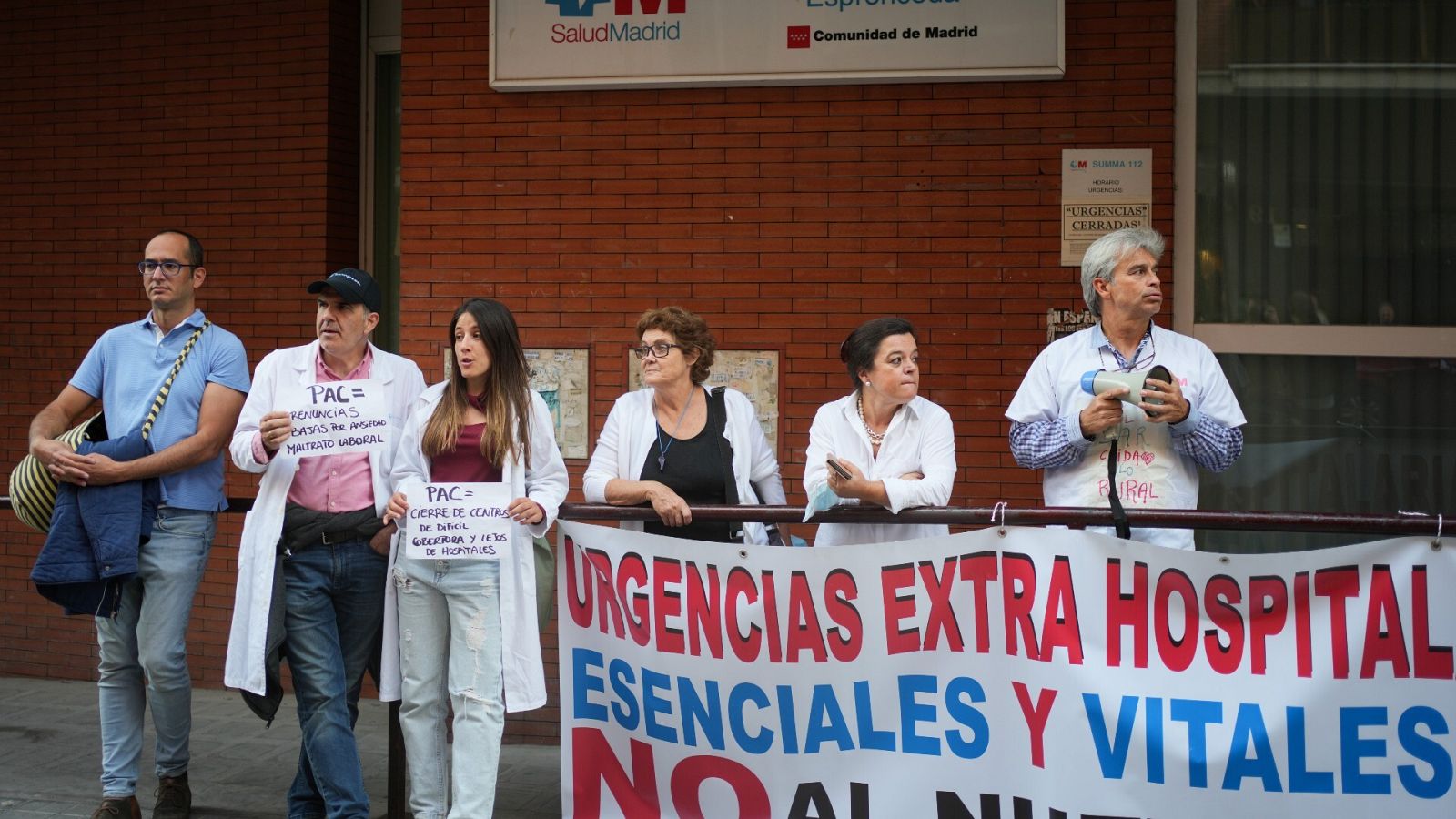 Profesionales sanitarios se concentran en el distrito de Chamberí, Madrid