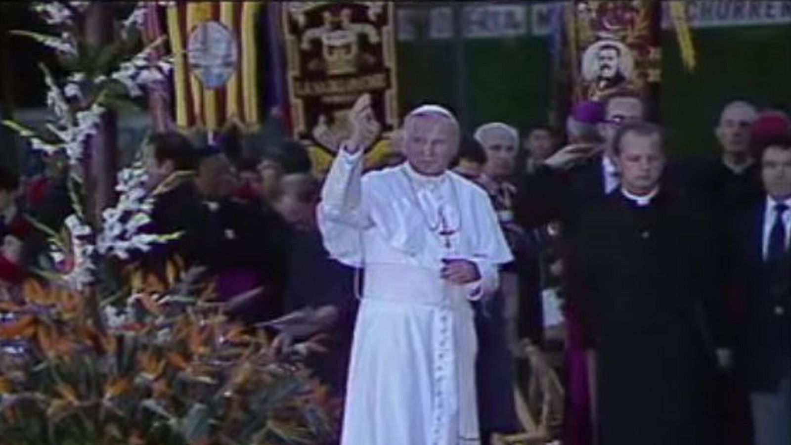 Joan Pau II va ser el primer papa que va visitar Catalunya , ara fa 40 anys