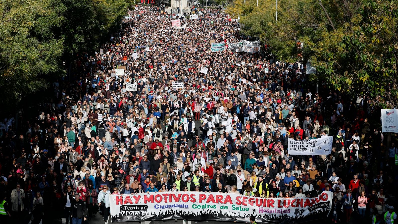 Manifestación ciudadana del pasado domingo por el centro de Madrid bajo el lema "Madrid se levanta por la sanidad pública"
