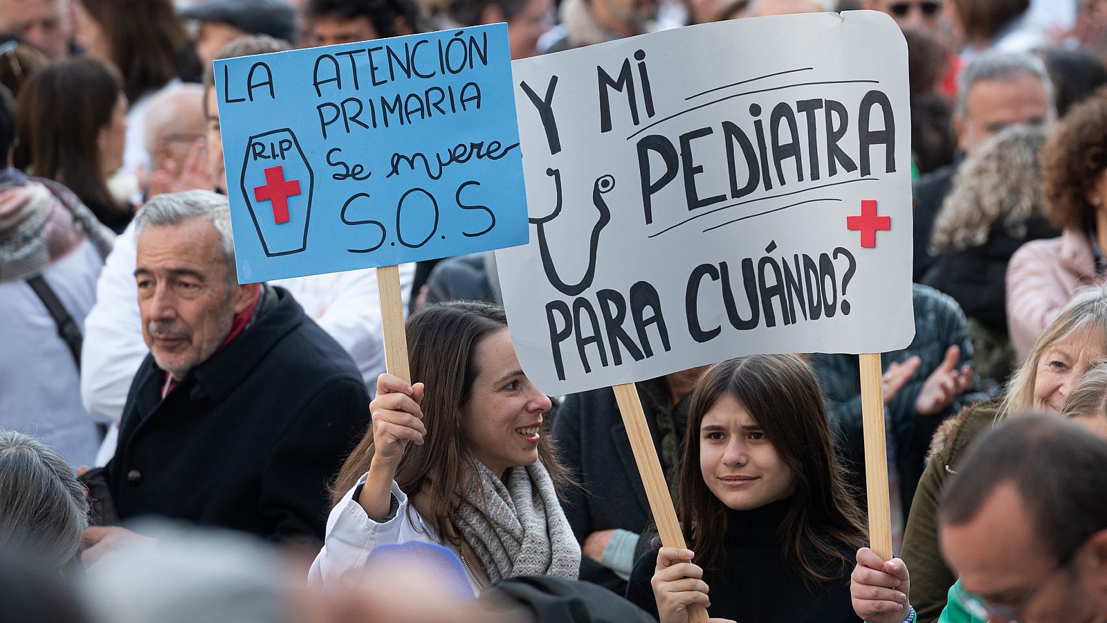 Concentración en apoyo de la huelga de médicos y pediatras en la Comunidad de Madrid.