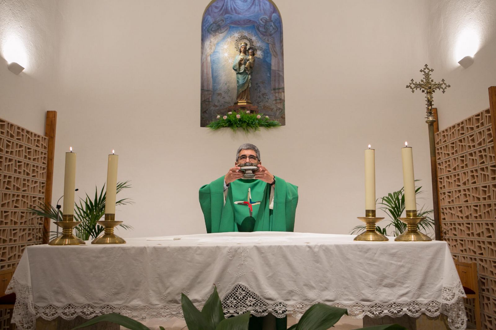 Carles Cahuana és el capellà de 'La Missa' de La 2