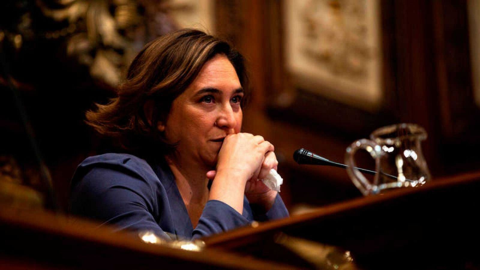 Els barcelonins suspenen la gestió del govern Colau - Collboni