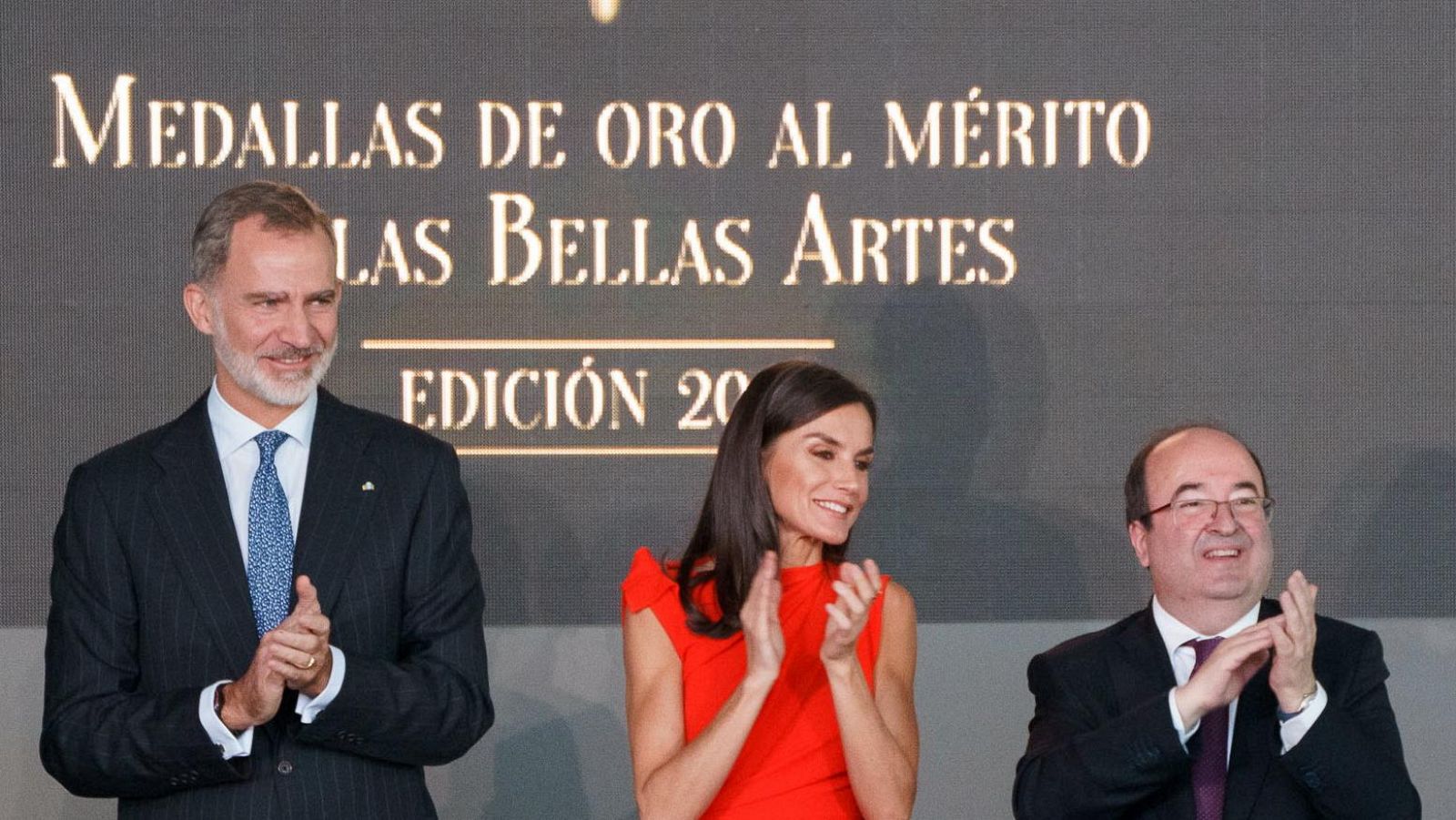 El Rey de España, Felipe VI y la Reina Letizia, junto al ministro de Cultura y Deporte, entregan las medallas de oro al mérito en las Bellas Artes en 2021