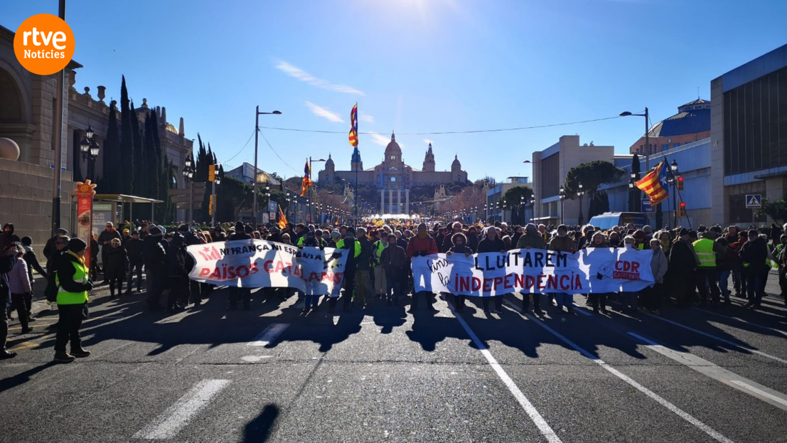 El moviment independentista es manifesta a Montjuïc contra la cimera entre Espanya i França