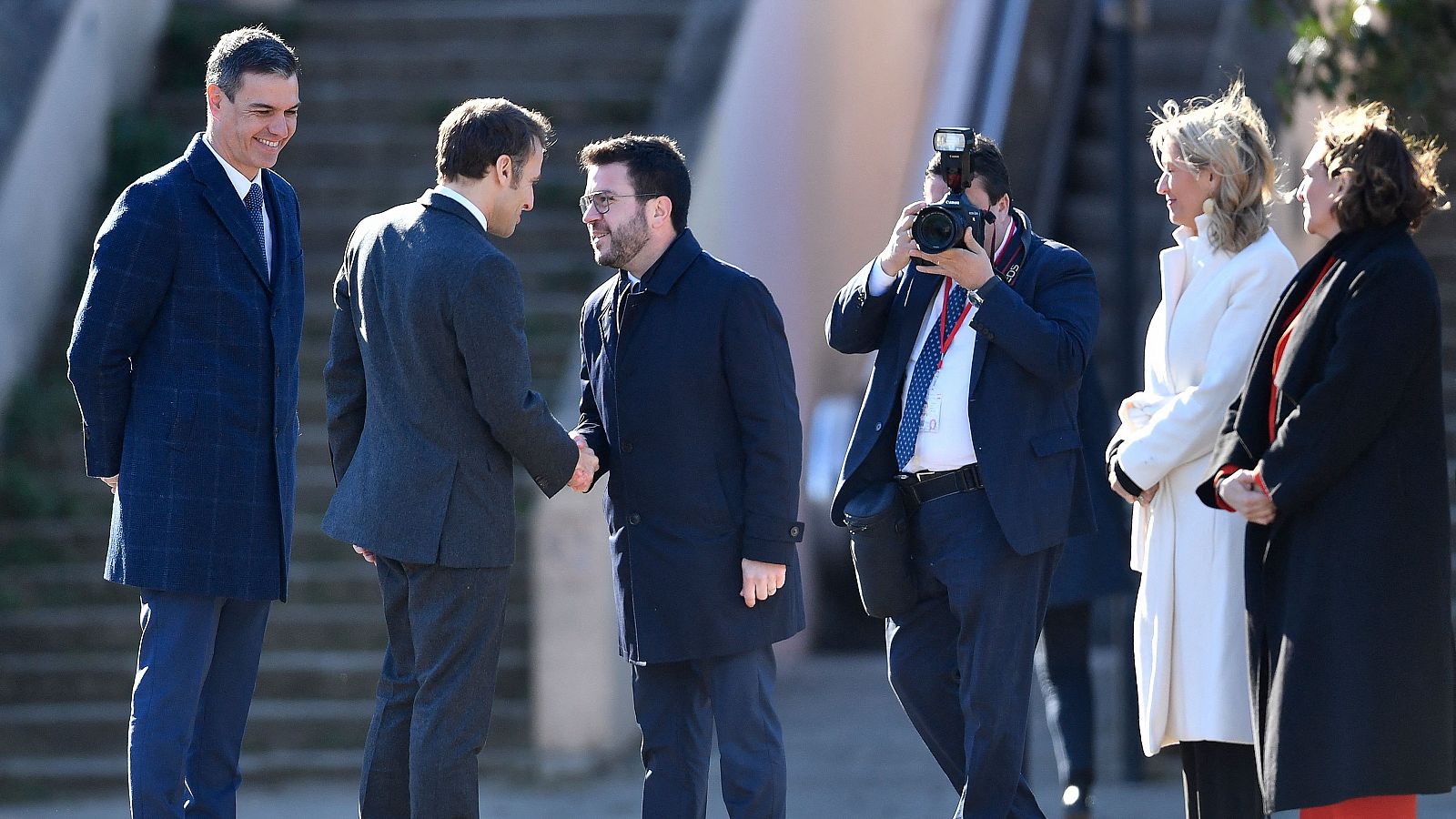 Pere Aragonès dona la benvinguda a Emmanuel Macron a l'inici de la cimera hispanofrancesa de Barcelona