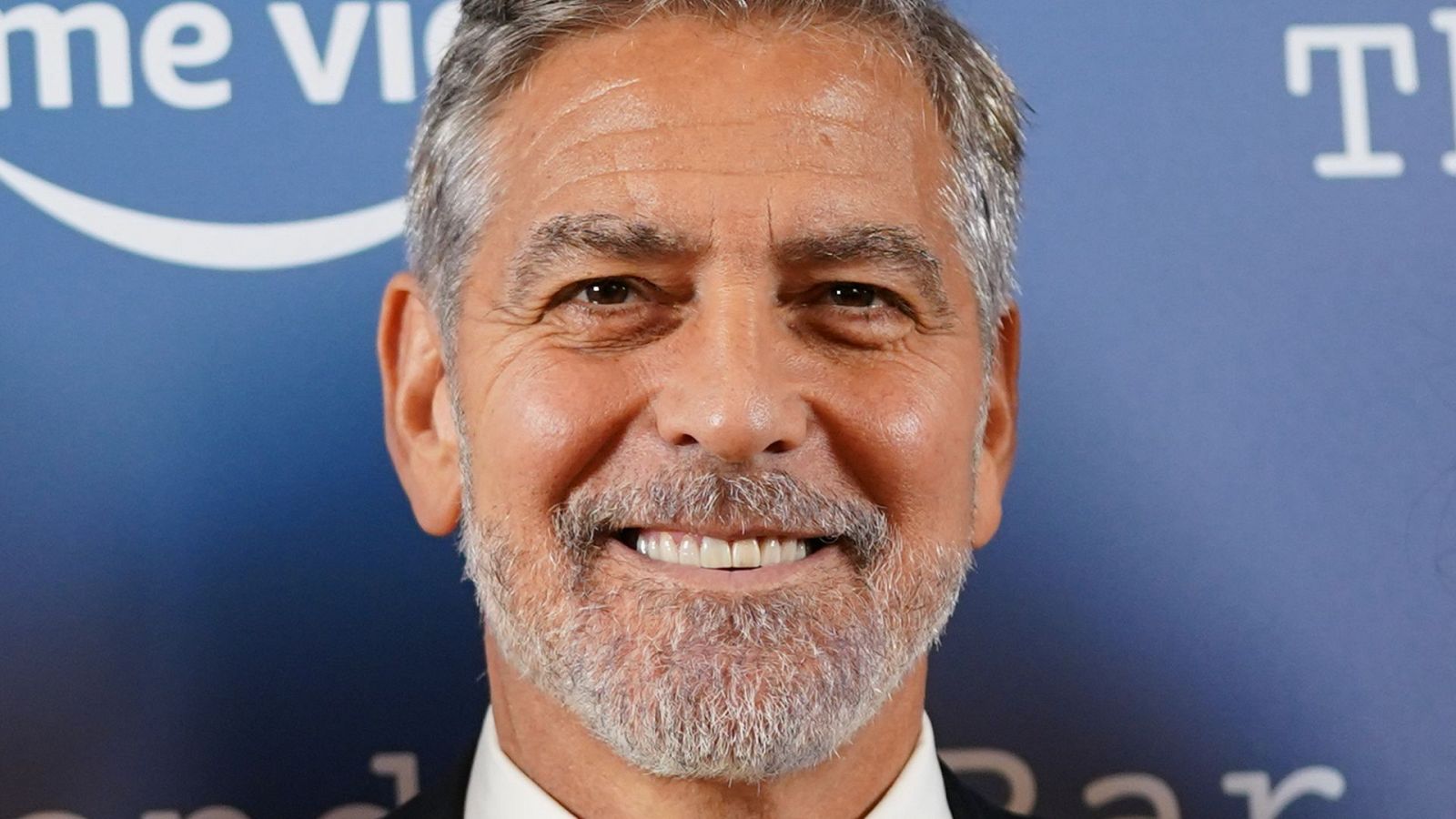 George Clooney sufre la Parálisis de Bell, al igual que Angelina Jolie