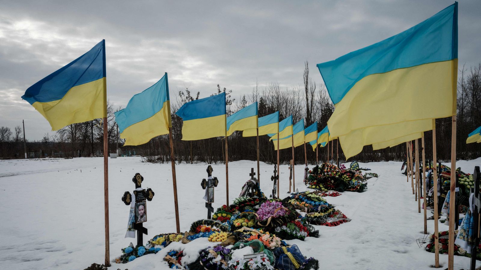 Tumbas de soldados ucranianos en un cementerio de Kramatorsk