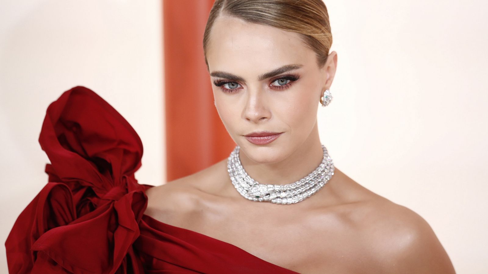 Cara Delevingne en los Oscar 2023: ¿Por qué todos hablan de su vestido?