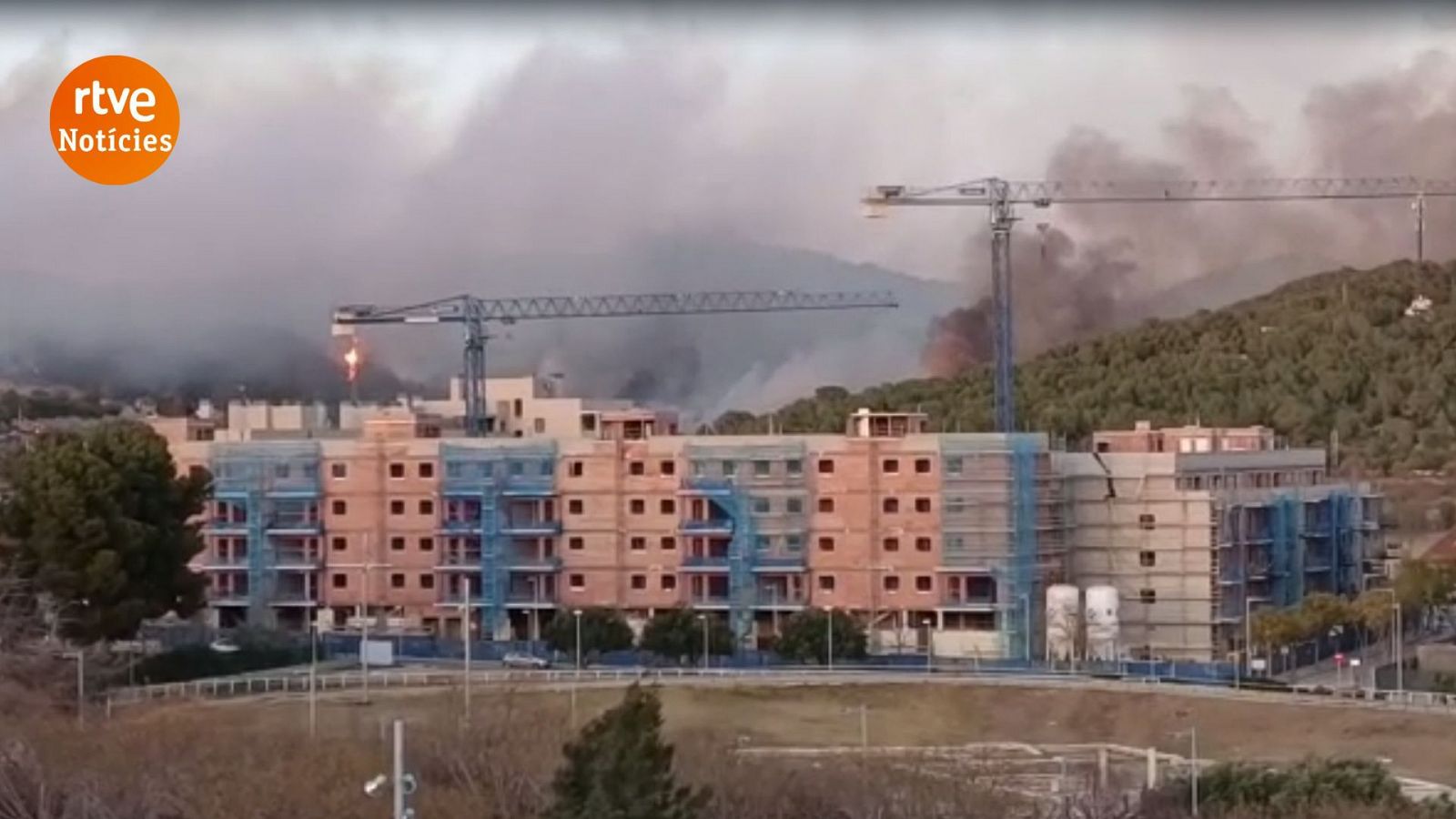 Incendi a la muntanya de l'Escarnosa a Calafell aquest dimarts